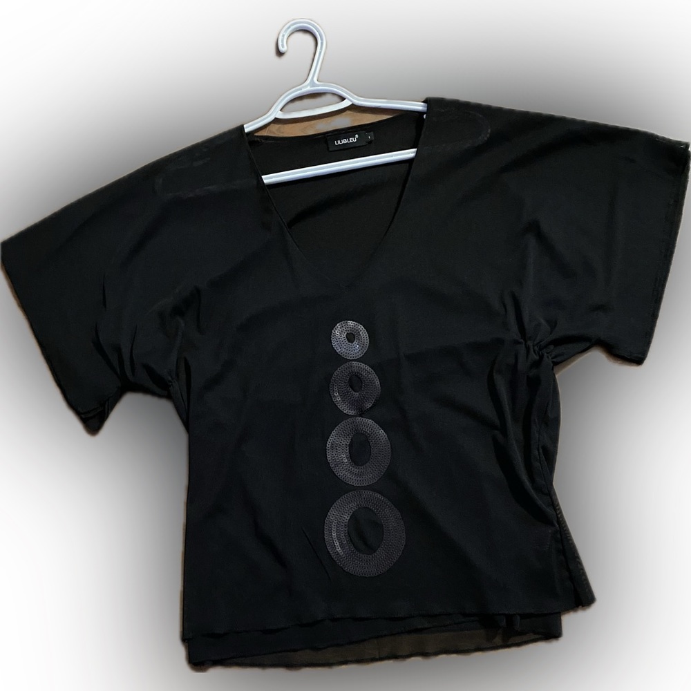 BLACK LILIBLEU SHEER SHORT SLEEVE WITH MAT SEQUENCE FRONT